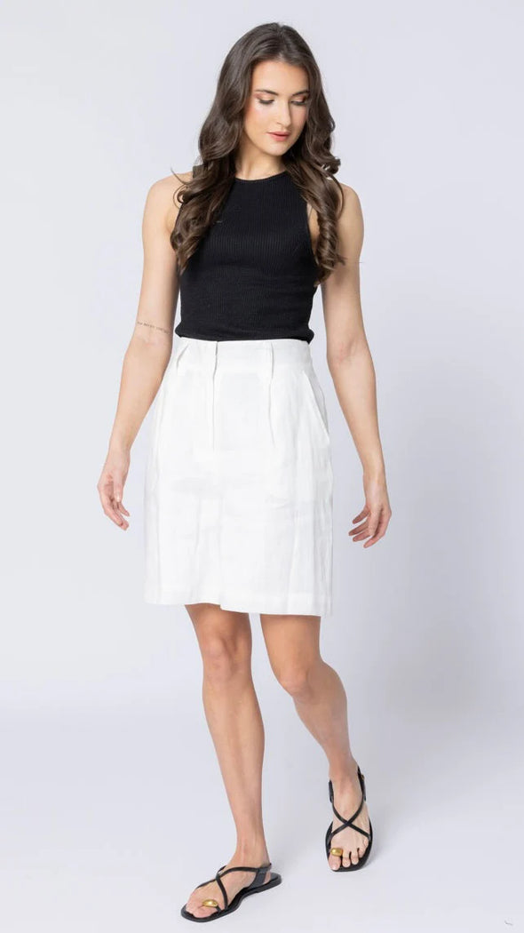 High-waisted fit with a sleek fly front and hook closure

Elasticated waistband at the back for comfort

Relaxed wide-leg silhouette

Functional pockets for everyday ease

Belt loops for versatile styling

Made from breathable 100% linen

Standard fit with no stretch