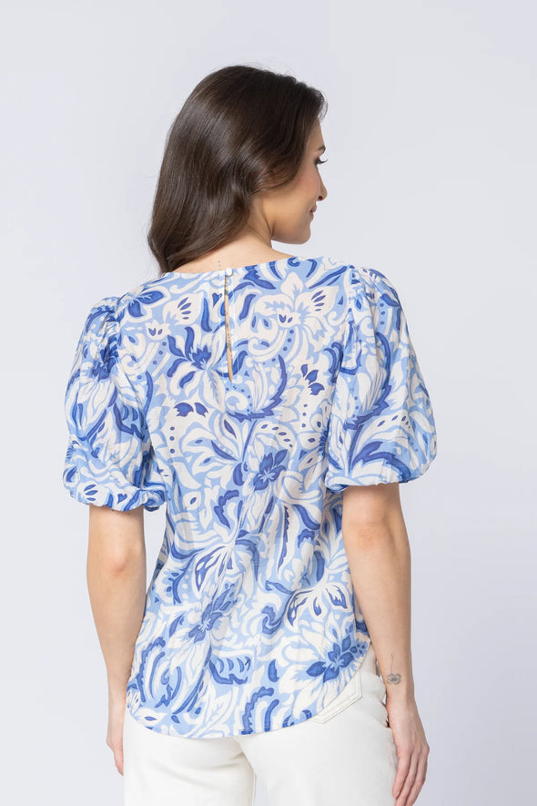 All-over crinkle texture for a soft, relaxed finish

Delicate floral print adds feminine detail

Round neckline with button keyhole at the back

Elasticated cuffs for comfortable wear

Unlined with a standard, easy fit

Made from 100% breathable cotton