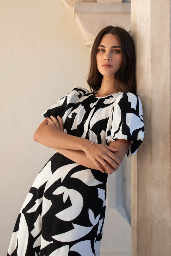 Stories Be Told Stage Maxi Dress Black Ivory Print