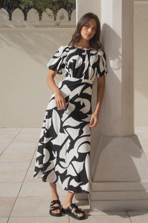 Stories Be Told Stage Maxi Dress Black Ivory Print