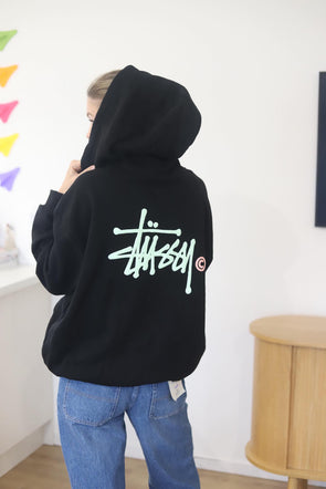 Effortlessly cool, this Stussy Zip Through is cosy to the touch for a loungewear staple yet exudes a boldness with the print branding on the back.&nbsp;  Features: 380gsm 50% Cotton/50% Recycled Cotton Brushed Back Fleece Screenprint on chest and back