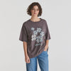 Slouchy, relaxed silhouette for ultimate comfort

Oversized fit for a laidback, effortless look

Vintage-inspired band tee design

Easy to style for everyday casual wear