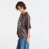 Slouchy, relaxed silhouette for ultimate comfort

Oversized fit for a laidback, effortless look

Vintage-inspired band tee design

Easy to style for everyday casual wear