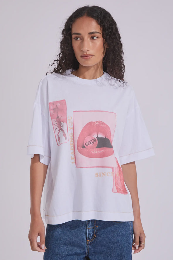 Relaxed, boxed fit with dropped sleeves for a modern silhouette

Crew neckline for classic styling

Bold graphic print to the front

Contrast stitch details for a subtle design edge

Made from 100% soft, breathable cotton