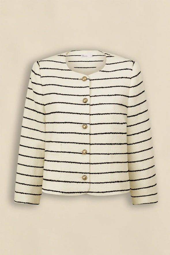 Crafted in 100% cotton

Fully lined in soft stretch fabric for all day comfort

Summer-weight boucle texture with a timeless feel

Round neckline and cropped silhouette for styling versatility

Brushed brass domed buttons for a refined accent

Rounded off front pockets that blend seamlessly into the boucle

Classic tailoring influence with a modern edge