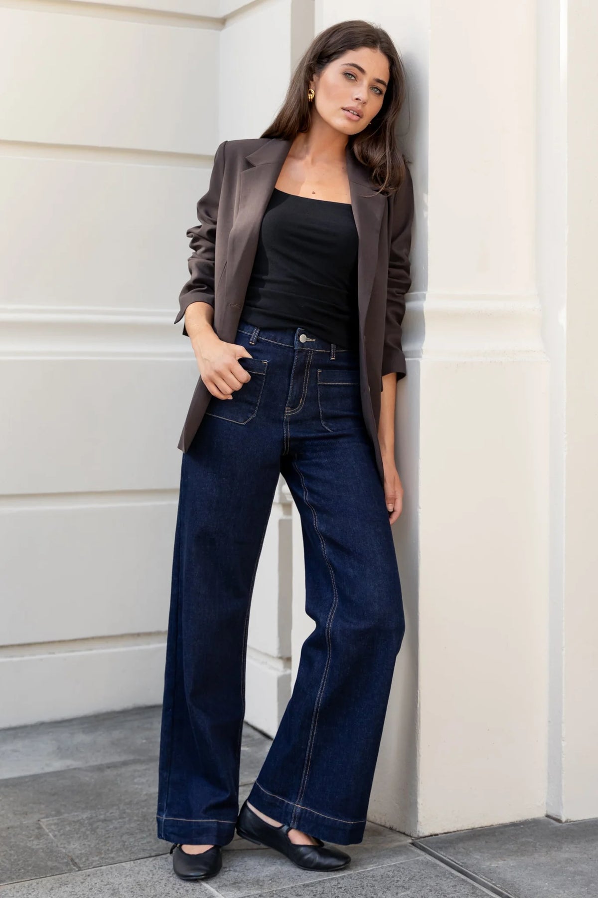 - Wide leg
- High rise
- Feature front pockets
- Zip closure
- 98% Cotton 2% spandex