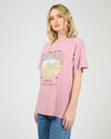 Add a touch of mountain magic with the Rocky Mountains Relaxed Tee in soft blush Rose Quartz! Made from 100% cotton, this tee features a faded graphic of Colorado’s iconic peaks for a chill, vintage vibe. Its cozy fit pairs perfectly with classic denim or snug joggers—ideal for relaxed days that call for mountain-inspired style with a playful twist.
