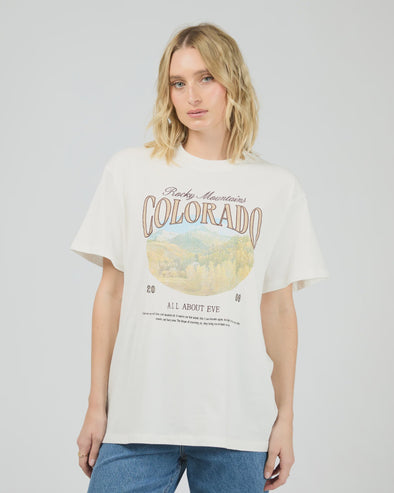 The Rocky Mountains Relaxed Tee wraps you in soft 100% cotton comfort, spotlighting a vintage-style Colorado peaks graphic that’s faded just like your best adventure stories. With its easy, relaxed fit, this tee effortlessly teams up with denim, joggers, or athleisure for a chill, timeless vibe that’s as bold as the mountains themselves.