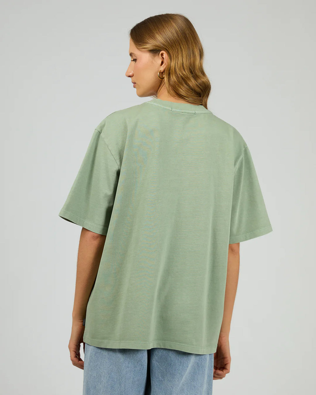 Oversized fit
Graphic print
Soft wash effect
100% Cotton