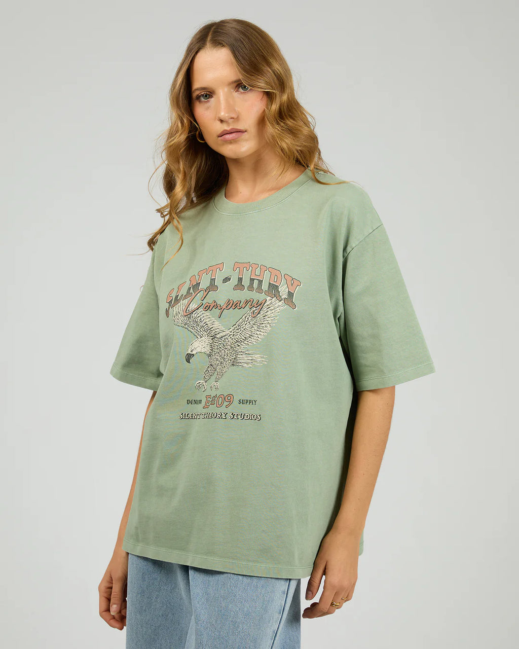 Oversized fit
Graphic print
Soft wash effect
100% Cotton