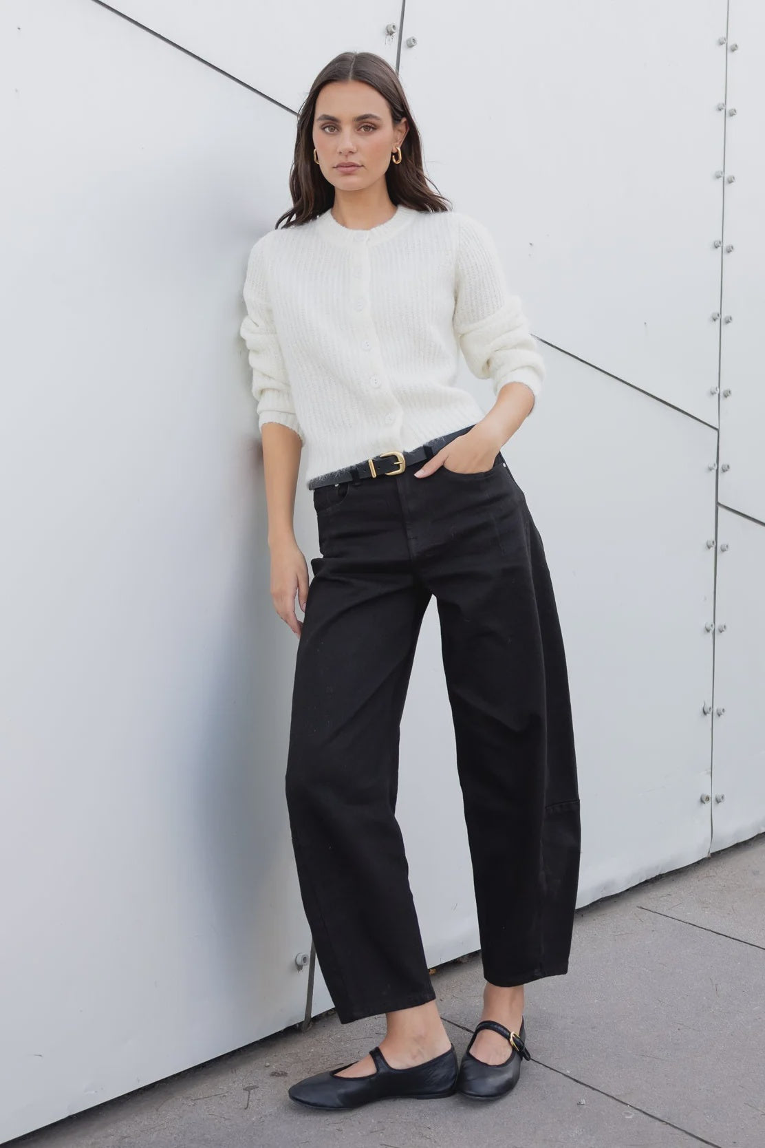 - Soft feel with just the right amount of give for all-day wear
- Jet black wash offers an elevated, versatile finish
- Dark denim - Wash before wear
- Fabric - 62% cotton, 35% polyester, 2% viscose, 1% elastane