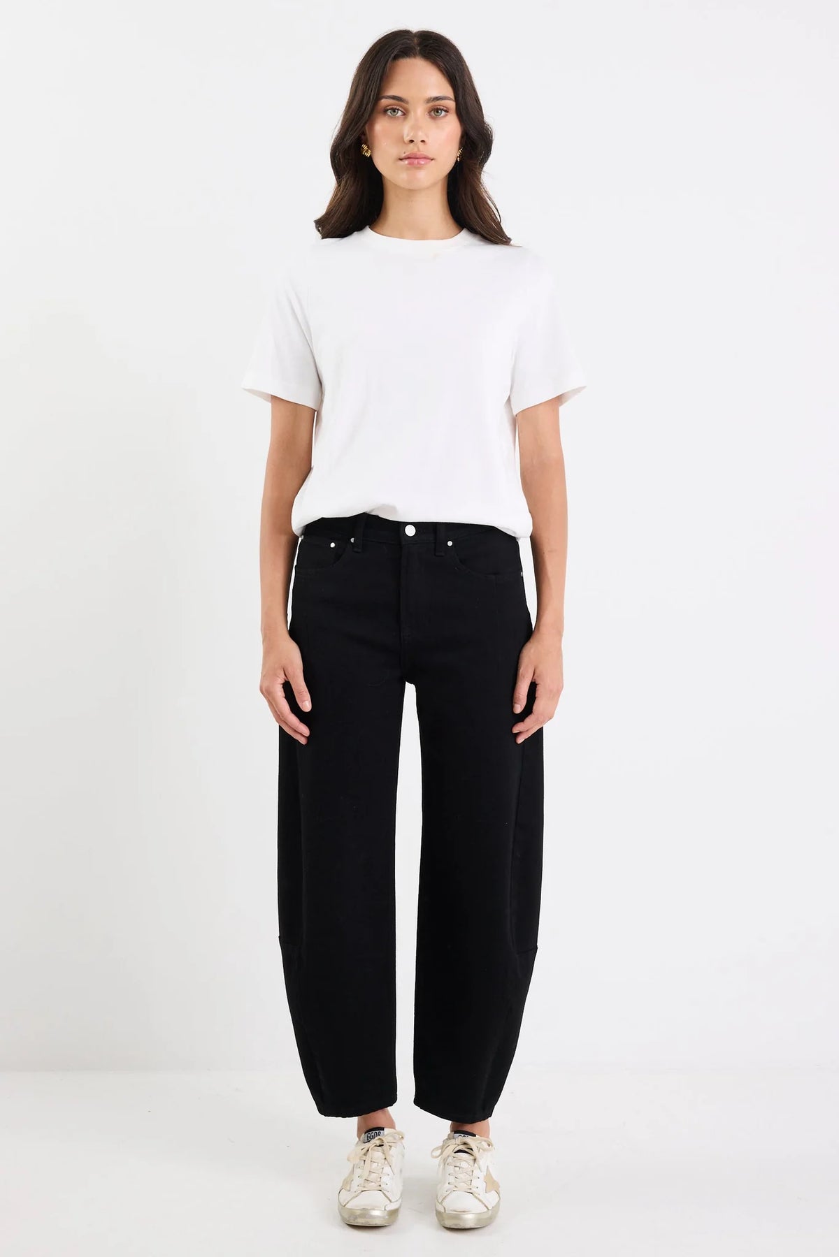 - Soft feel with just the right amount of give for all-day wear
- Jet black wash offers an elevated, versatile finish
- Dark denim - Wash before wear
- Fabric - 62% cotton, 35% polyester, 2% viscose, 1% elastane