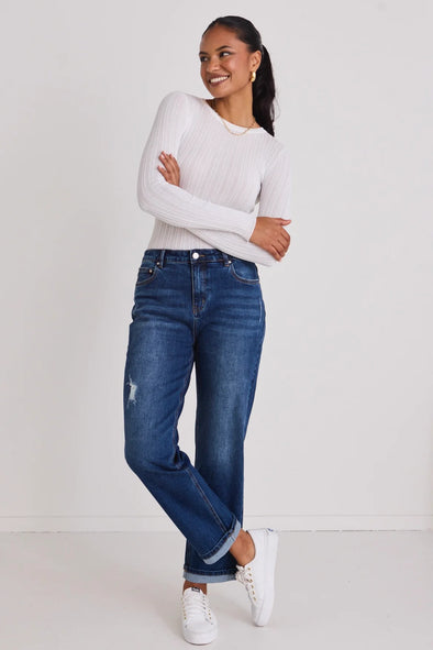Get ready to love the Amelia jean from Among The Brave! Its comfy stretch denim will keep you relaxed on-the-go, while the trendy ripped detail adds some edge to your outfit. Enjoy the perfect balance of style and comfort with these jeans.