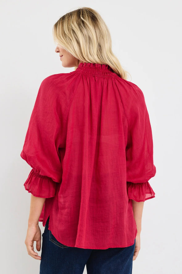 - Soft puff sleeves with subtle shirring
- Oversized fit for laid-back comfort
- Flattering v-neckline adds feminine charm
- Plain design offers endless styling options
- Natural linen-lyocell blend for breathable softness
- Fabric Composition - 55% Linen 45% Lyocell