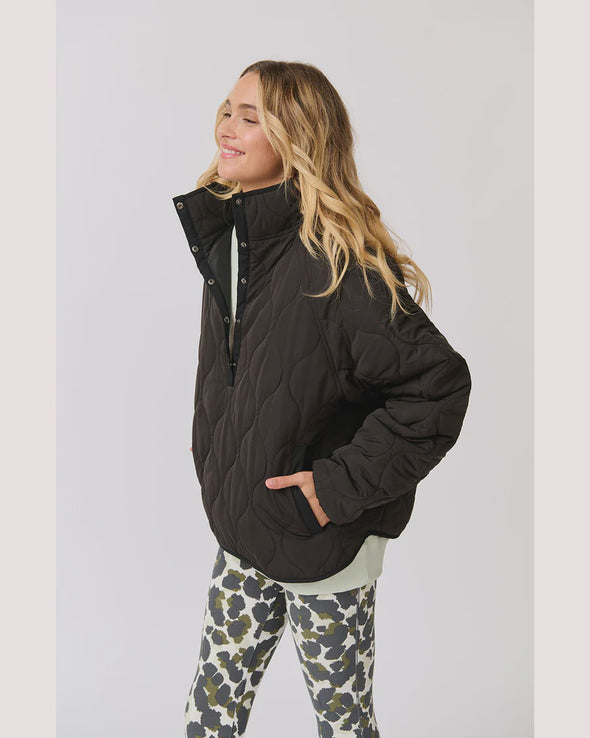 the cutest most efficient quilted pullover we have seen, with its quilted pullover style and domed feature neck its the perfect edition to your winter wardrobe. featured in black