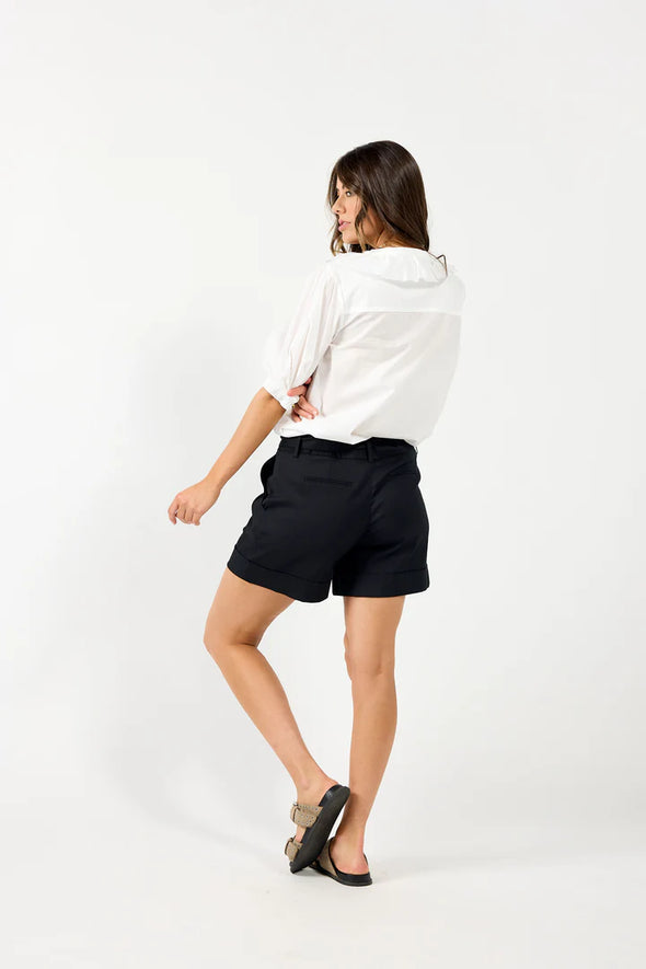 Introducing the Drama Selfless Short - a versatile and effortlessly stylish addition to your wardrobe. Crafted from high-quality linen, these shorts feature a unique curved pocket detail and a convenient self-tie belt. Designed with your comfort in mind, these shorts are easy to wear and perfect for any occasion.