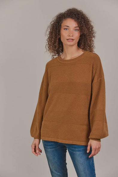 Reversible style
Round neck
Button-down detail
Drop shoulder
Long sleeves with wide rib cuff
Hip-length
Relaxed fit
50% Viscose, 28% Polyester, 22% Polyamide