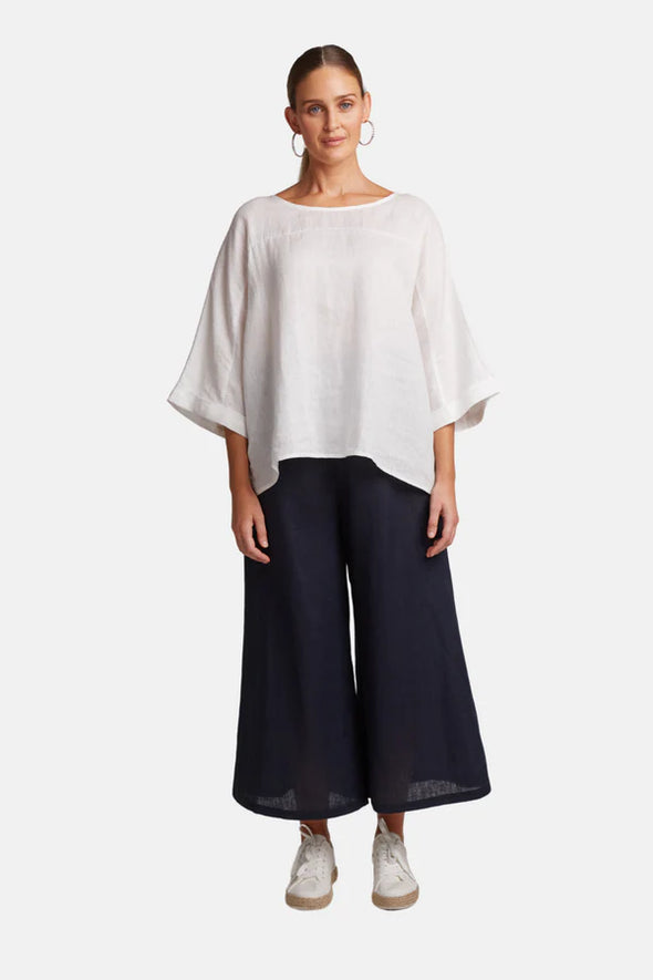 Minimal with panel details, we know how relaxed and cool you'll feel in the linen Studio Relaxed Top. The wide 3/4 sleeves create a subtle elegance.