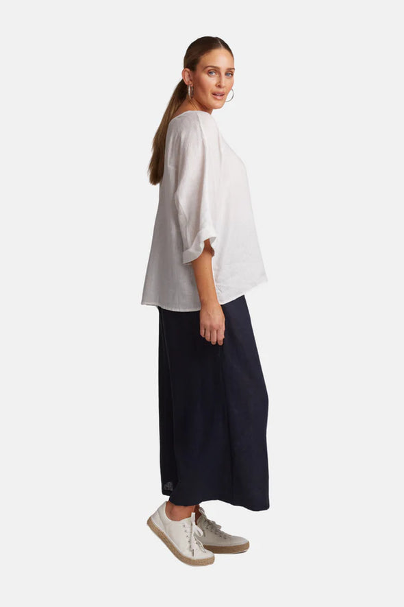 Minimal with panel details, we know how relaxed and cool you'll feel in the linen Studio Relaxed Top. The wide 3/4 sleeves create a subtle elegance.