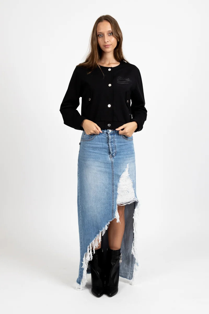 Cropped bomber silhouette
Heavyweight fleece fabrication
Collarless round neckline
Silver snap button front
Embroidered Federation script logo
Ribbed cuffs and hem
Side seam pockets
Standard fit