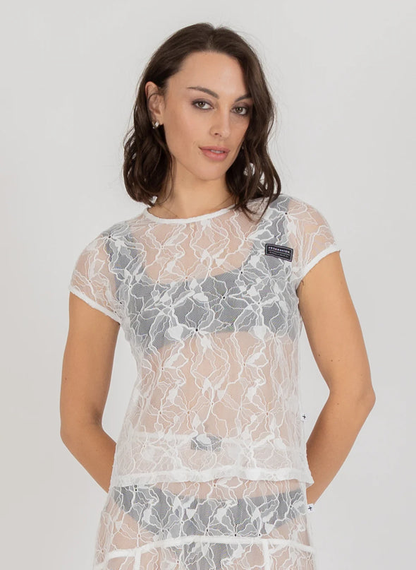 Delicate lace detailing for an elegant, elevated look

Soft, feminine silhouette

Perfect for both refined events and everyday polish

Timeless design that pairs effortlessly with trousers, denim, or skirts

Comfortable, easy-to-style fit