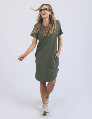 Effortlessly stylish and comfy, the Bay Dress is a must-have for your casual wardrobe. Made with comfort plus jersey, this throw-on-and-go dress is perfect for everyday wear. Say goodbye to morning outfit dilemmas!