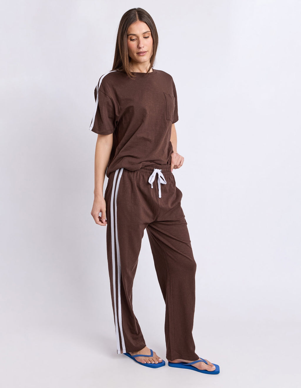 Chocolate brown
Relaxed fit
Wide elasticated waist with drawcord
Side taping detail
Side pockets
Lightweight Cotton Slub Jersey
100% Cotton
