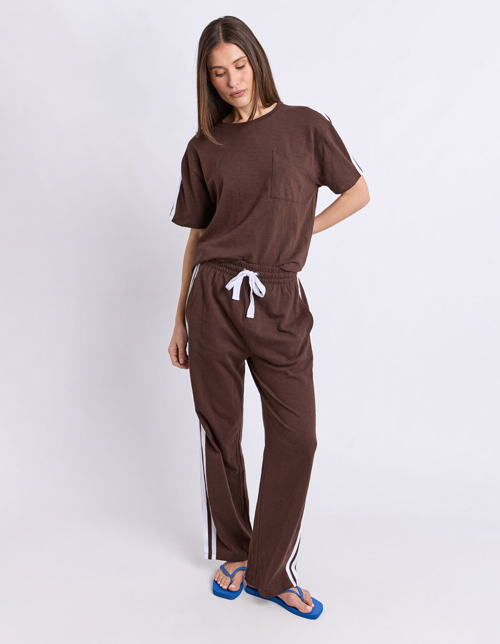 Chocolate brown
Relaxed fit
Wide elasticated waist with drawcord
Side taping detail
Side pockets
Lightweight Cotton Slub Jersey
100% Cotton