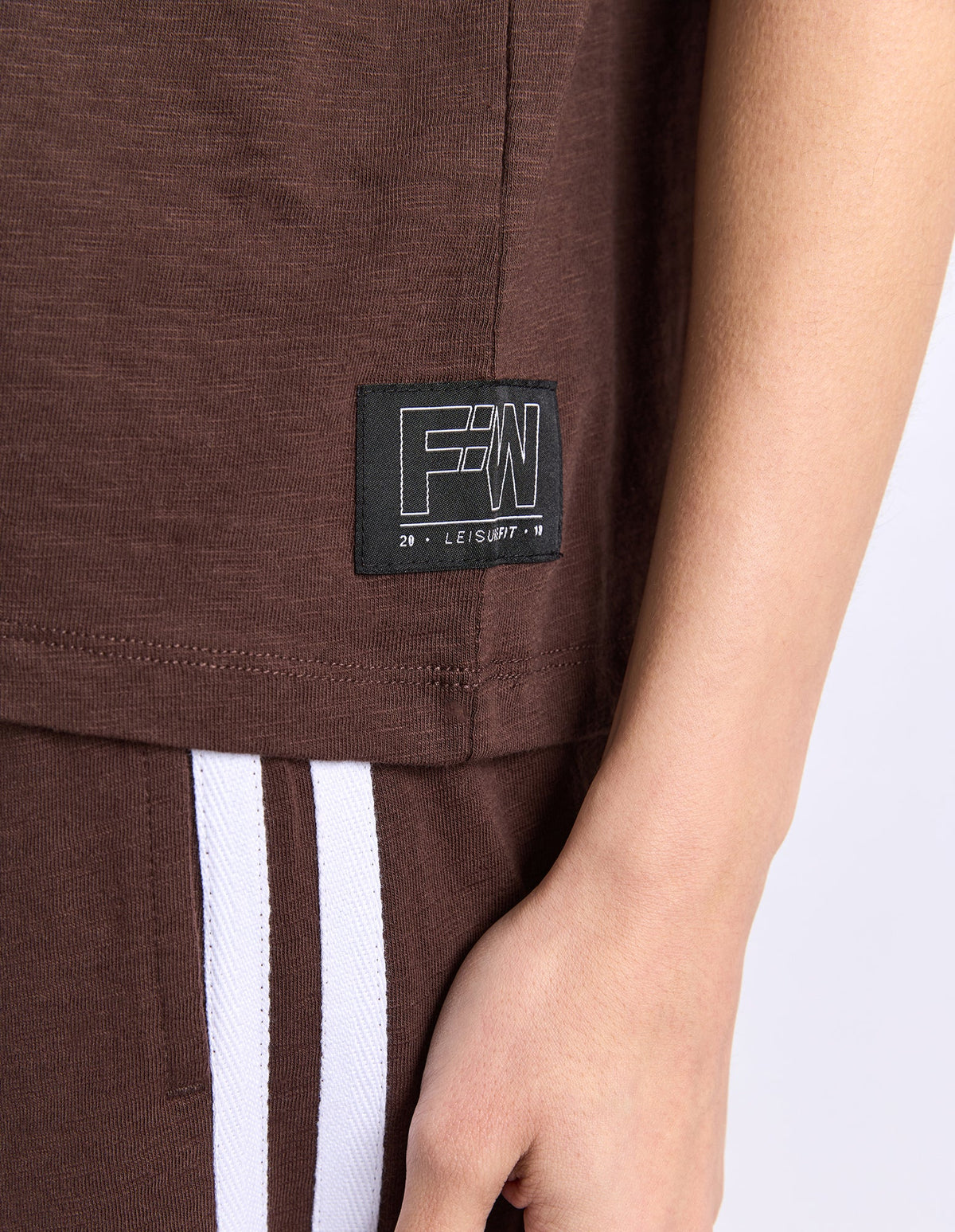 Relaxed, easy everyday fit
Classic round neckline
Large front pocket detail
Regular length
Soft 100% cotton
Versatile chocolate colour