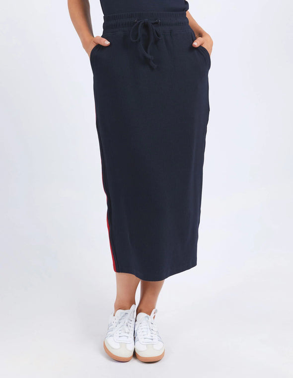 Elastic waist
Midi length
Side taping detail
Cotton Viscose Elastane
Our model is 176cm and wears Size 10