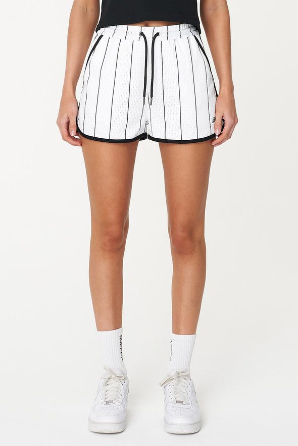 Baller shorts in the black and white pinstripe. Comfort that oozes attitude. 100% Polyester Mesh / 205gsm / Relaxed fit / Elasticated waistband with dracord / Side pockets / Huffer brandedhardware / Custom Huffer print