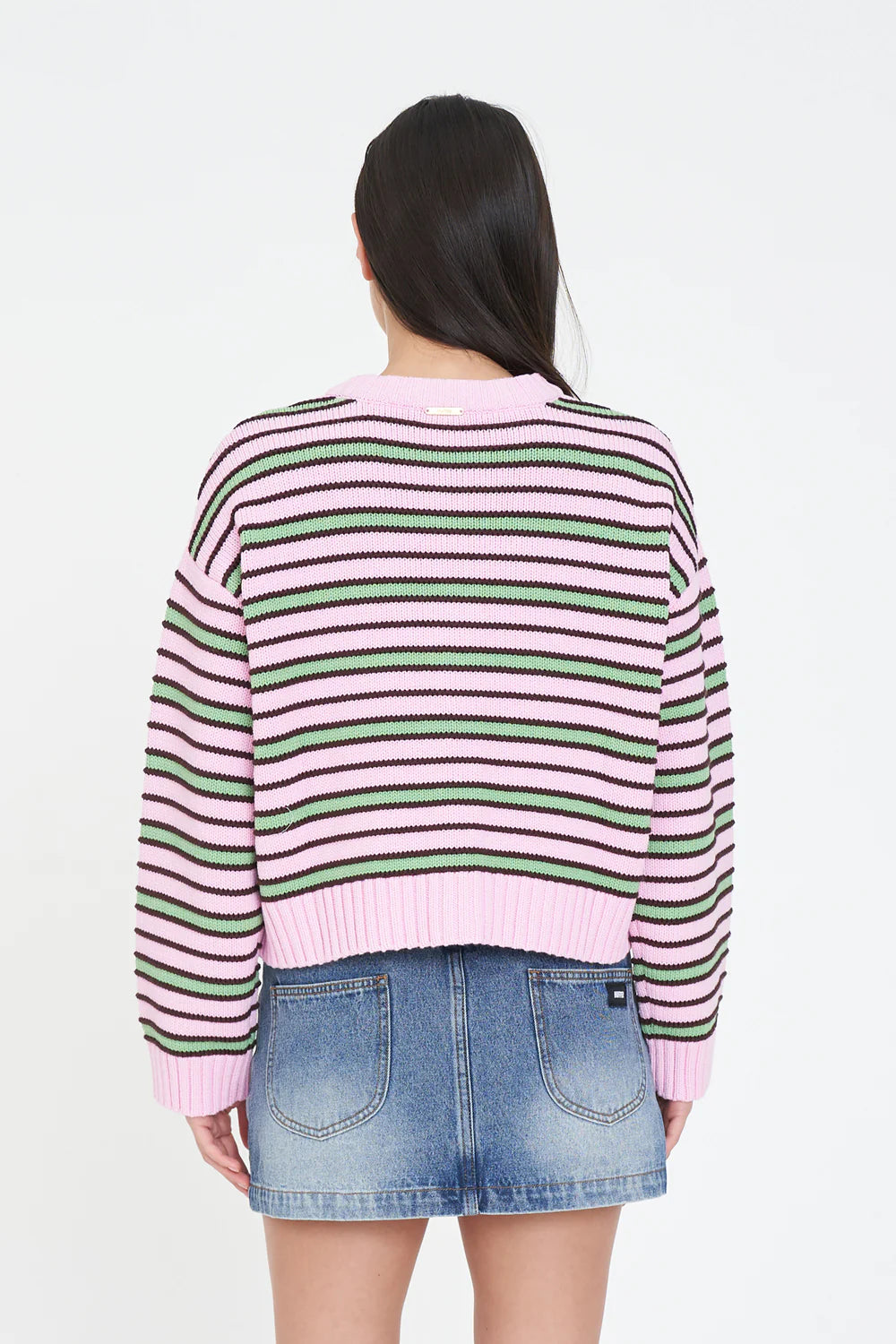 Fresh stripes meet effortless layering in the Huffer Stripe Cardigan. Featuring the season's standout pink and green colour combination, this relaxed fit knit is the perfect throw on for everything from denim to dresses. Wear it buttoned up as a cosy knit or open over a tank or tee for an easy layered look.