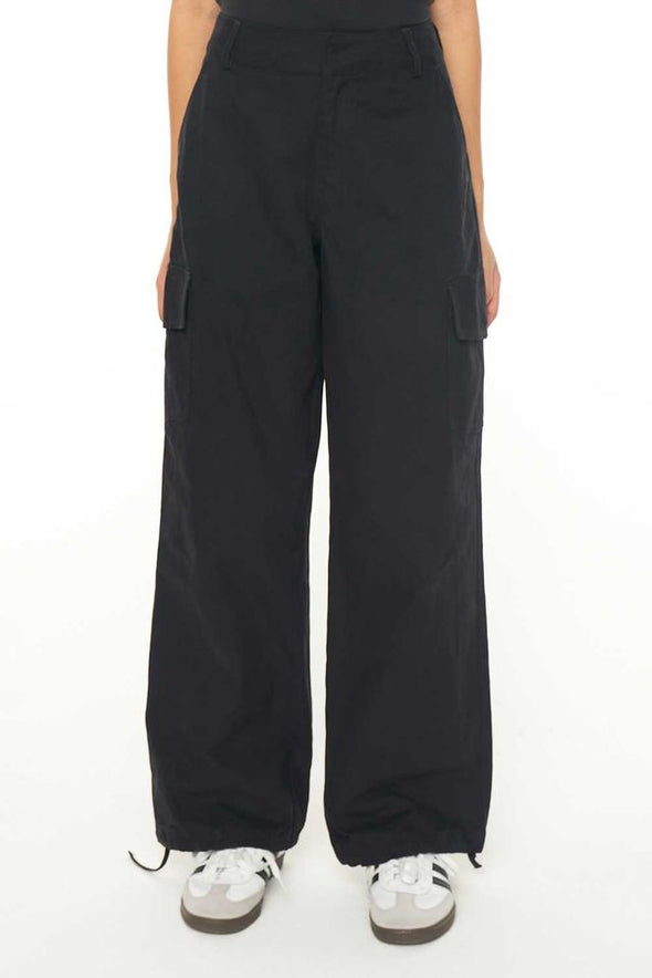 We getting on the cargo buzz! the 90's are back in and so are cargo pants. A canvas fabrication durable and oh so street. Featuring a drawstring at the ankle to allow for a gathered cuff or keep loose for a wide leg look. Hip pockets as well as thigh. The washed black adds a texture the perfect amount of a worn look.