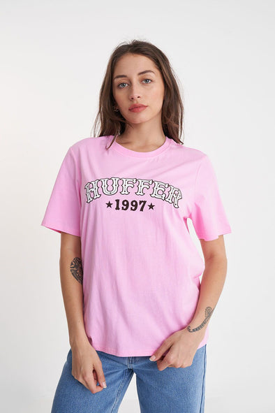 Classic Huffer tee in a pale pink colour. With brand name and est. year in a cowboy font.