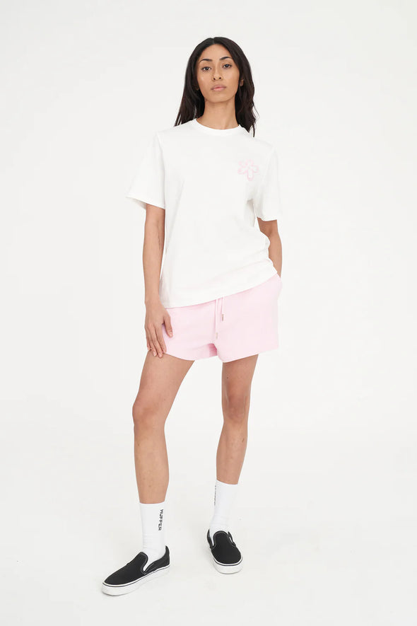 Stay effortlessly cool with the Huffer Fresh Tee — a laid-back essential made for chill days and good vibes. Crafted from 100% cotton in a soft, standard-weight jersey (170gsm), it offers all-day comfort and an easy, classic fit.