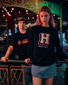 Stay warm and stylish in this classic Huffer crewneck. The midnight colour provides a stylish twist, while the big Huffer H detailing adds a touch of personality. Perfect for any casual occasion.