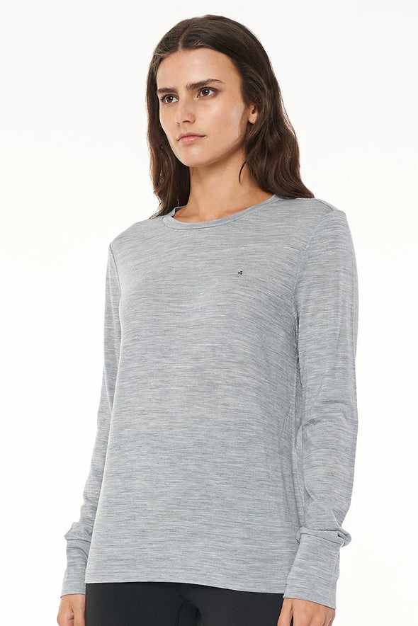 Our versatile yet stylish Lane Way top from Huffer is sure to please, coming in so many gorgeous colours along with a 91% merino contents this top is your winter essential. The Lane Way sports a round neck and long sleeves with a relaxed fit. Size down if you prefer a more fitted look.