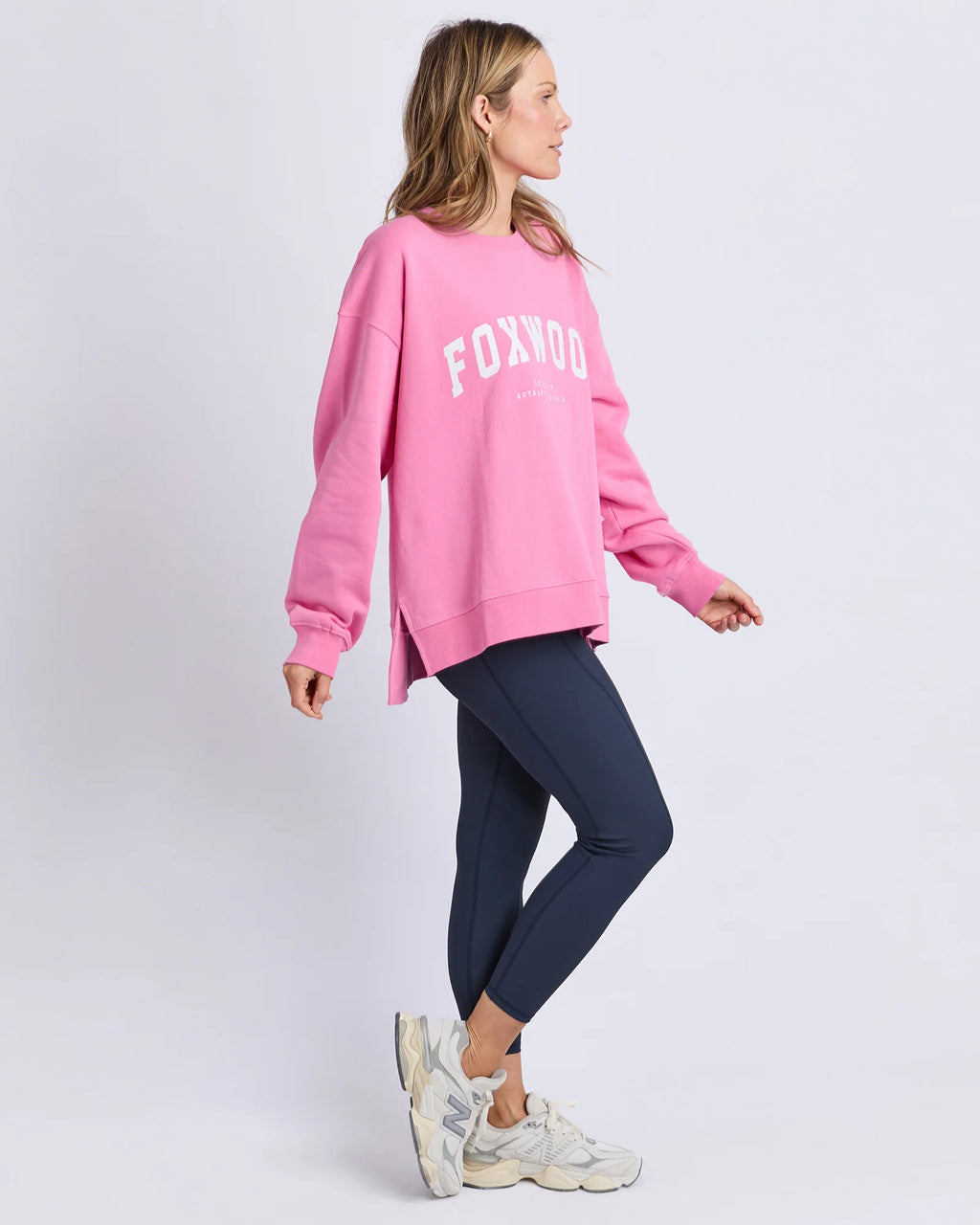 The Foxwood Interval Crew combines relaxed comfort with refined style. Featuring an oversized silhouette, ribbed detailing, and an extended back hem with side splits, this cotton blend crew works seamlessly from weekend lounging to elevated casual outings. Bold blue lettering on a rich brown base makes a quiet statement, while the soft fabric and unrestricted fit invite effortless layering and movement.

100% Cotton