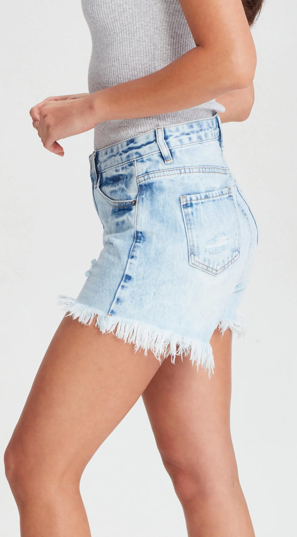 Rigid but soft denim shorts with ripped front panels and a raw&nbsp;hem. Can be worn higher or lower on the waist as preferred, Sofia also looks great worn fitted, one or even two sizes up.&nbsp;