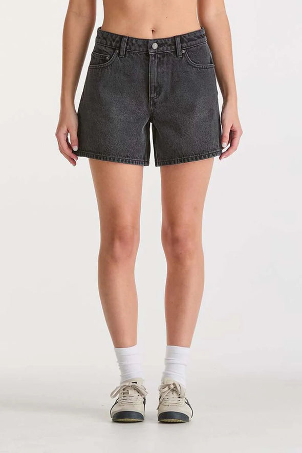 Lee Mid Straight Denim Short Smoked Black