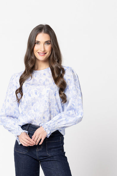 All over pattern
High neck
Button keyhole at back neckline
Elasticated / Ruffle cuffs
No stretch
Standard fit