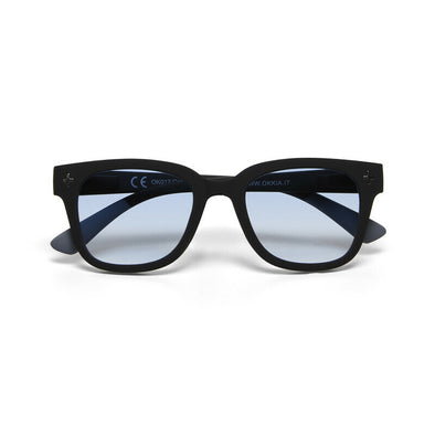 Frame colour: Black and Grey

Lens colour: Blue Gradient

Light Filter Category 1 (43–80% transmission) — ideal for soft sunlight

Not too rounded, with a large focal length for a flattering fit

Crafted from soft-touch material for exceptional comfort