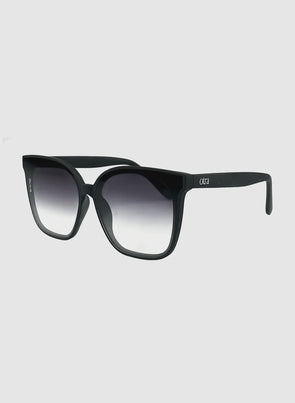 Otra Betty Sunglasses Black/Smoke Fade