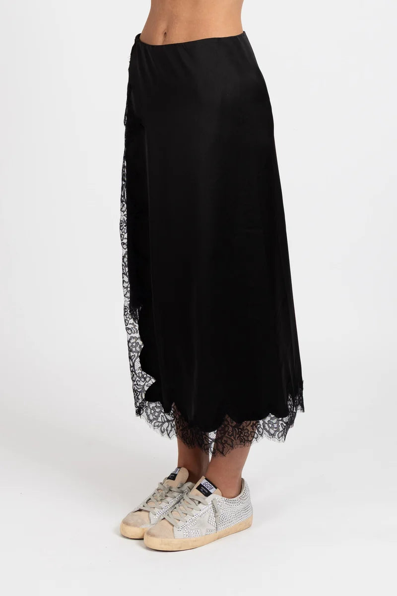 Flattering bias cut silhouette

Satin look fabric with beautiful drape

Delicate floral lace detailing

Asymmetric lace trimmed hem

Comfortable elastic waistband

Easy to dress up or down