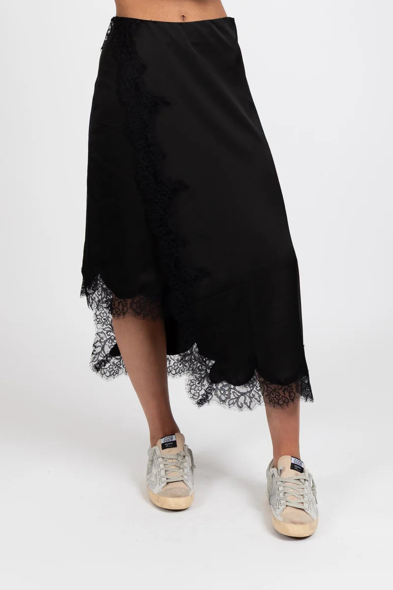 Flattering bias cut silhouette

Satin look fabric with beautiful drape

Delicate floral lace detailing

Asymmetric lace trimmed hem

Comfortable elastic waistband

Easy to dress up or down