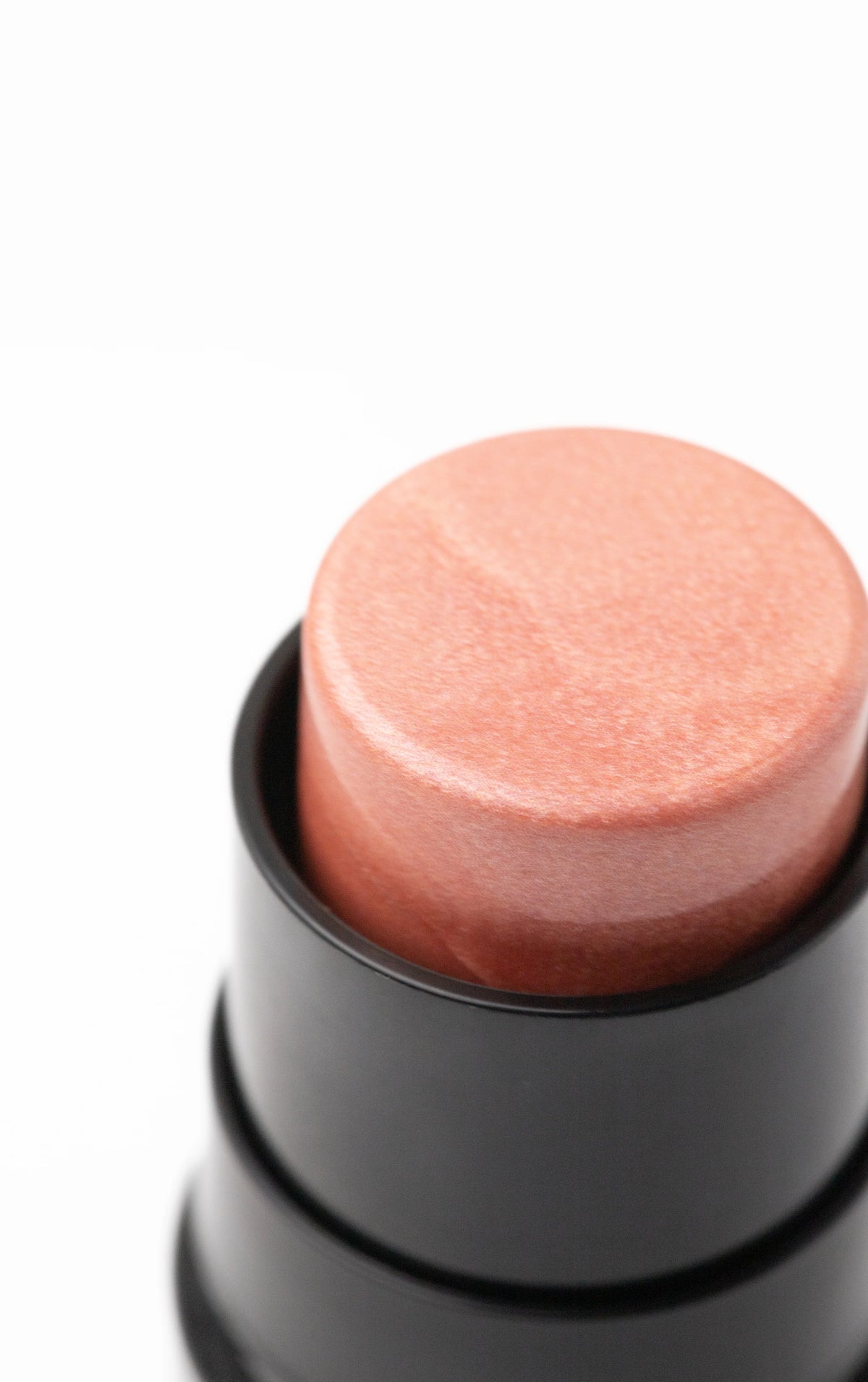 Rose Gold: A pinky glow to brighten your features