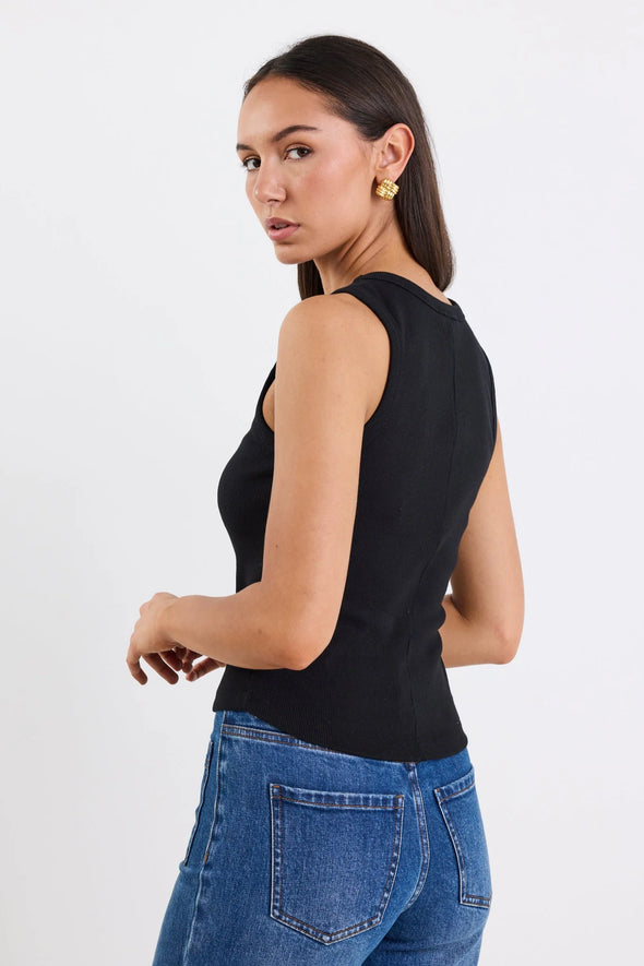 The Cobble ribbed tank is your new wardrobe MVP—soft, stretchy, and perfectly snug. Whether you pair it with flowy wide-leg pants for a chic twist or keep it cool with your favourite jeans, it adapts to every vibe. Slip it on and enjoy comfort that moves with you all day long!