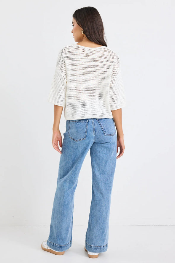 Experience easy elegance with this striped oversized shirt. Crafted from a soft, breathable cotton-linen blend, it feels as good as it looks. The roomy fit and playful balloon sleeves add a fun, carefree vibe that’s perfect for pairing with tailored trousers or your favorite denim. Refresh your high-low dressing game with this effortlessly cool staple.