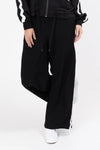 65% Viscose, 35% Nylon

Pull on style with elasticated waistband at back

Functional side pockets

Ric rac trim detailing along side seams

Wide leg silhouette for a relaxed fit

Standard fit for everyday comfort