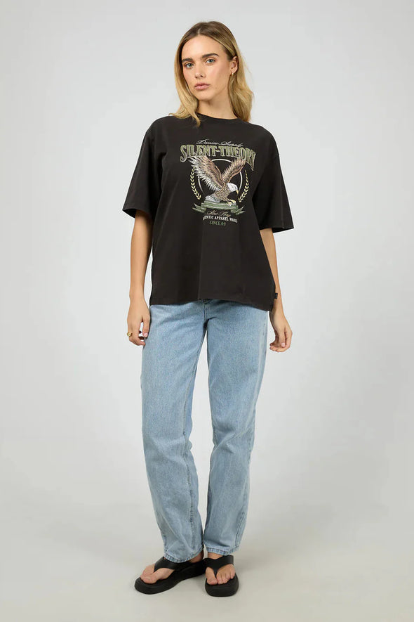 The Airborne Tee offers a sophisticated take on casual wear with its oversized silhouette and heavyweight jersey fabric. Featuring a distinguished Americana print, this tee combines a relaxed fit with a premium texture, providing an effortlessly refined statement piece for your wardrobe.